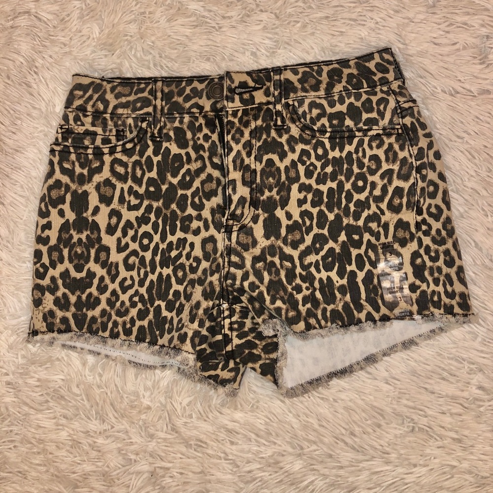 SO Favorite High Rise Shortie Leopard Print Shorts